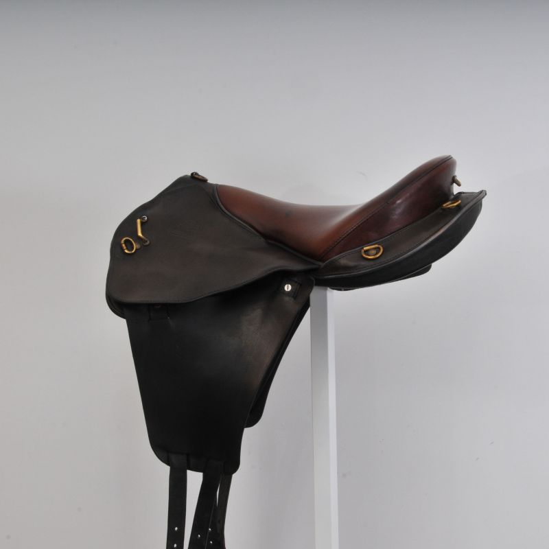 Lévezou saddle