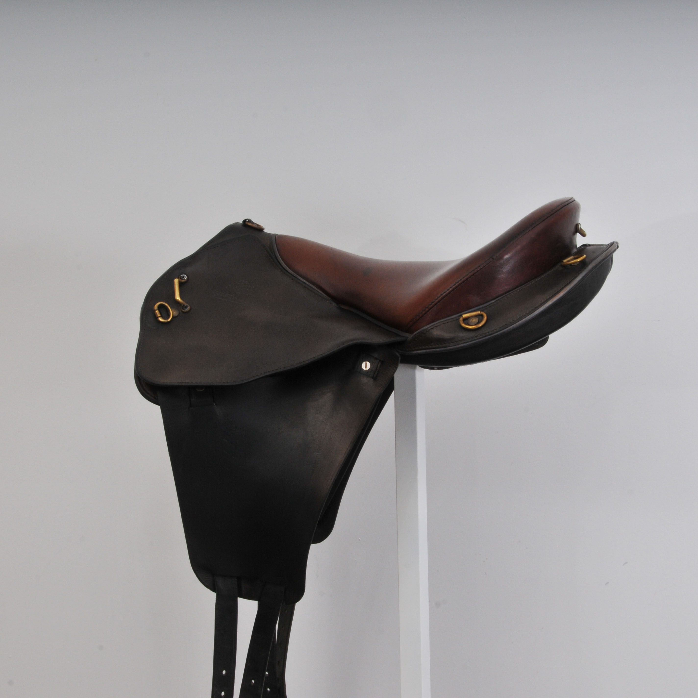 Lévezou saddle