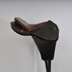 Lévezou saddle