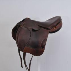 D13 saddle