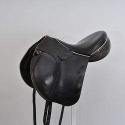 D13 saddle