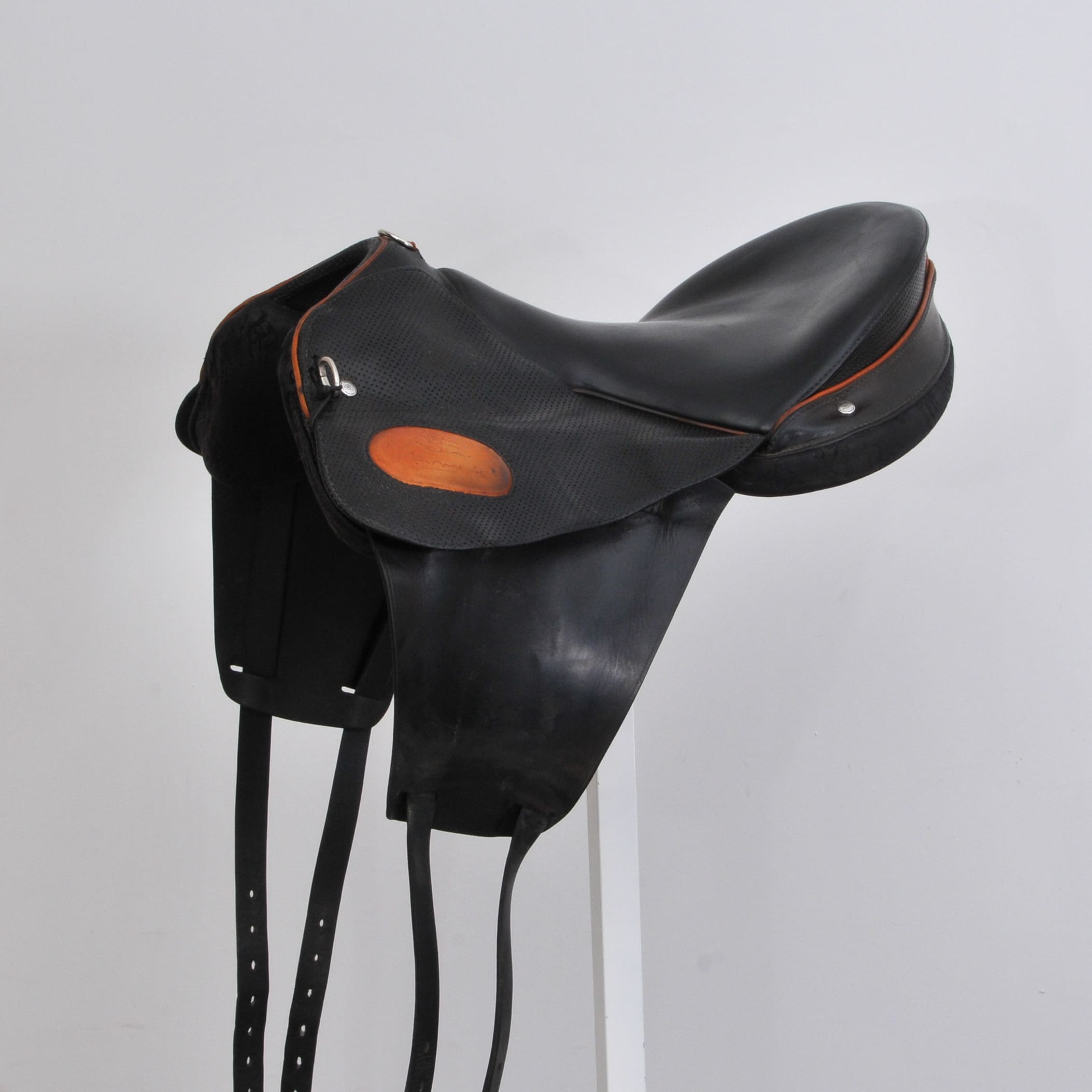 Second hand black and Sunflower Florac 2.0 saddle